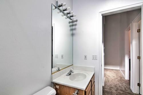Private 2-story Home 10 Miles To Bryce Canyon
