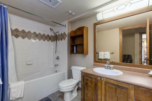 Powderhorn Lodge 411: Mountain Majesty Suite
