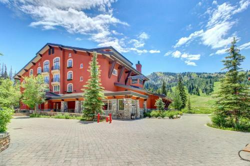 Powderhorn Lodge 411: Mountain Majesty Suite