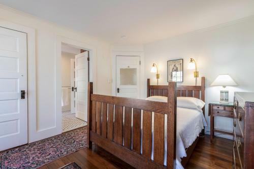 Beautifully Restored Home In Manchester Village