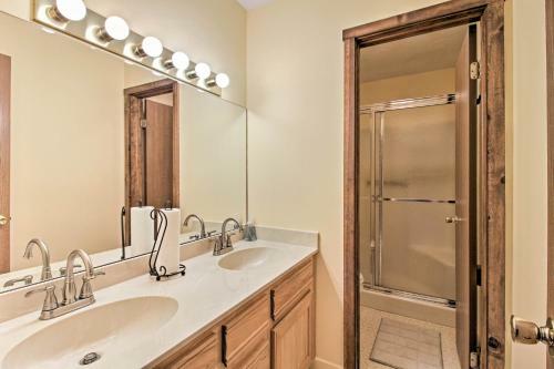 Ludlow Home - Under 3 Miles To Okemo Mtn Resort!