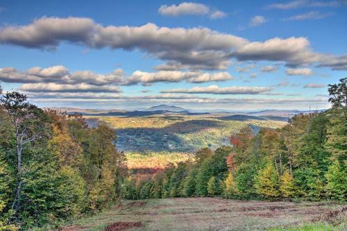 Ludlow Home - Walk To Okemo Mountain Resort!