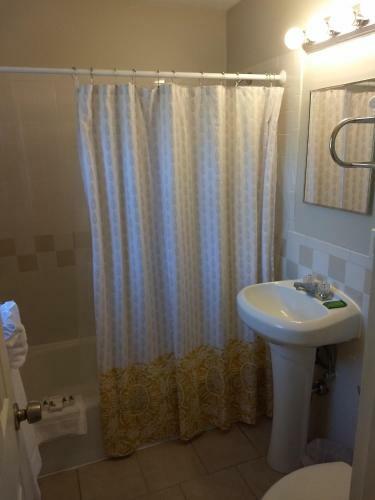 Hotel The Lodge At West River