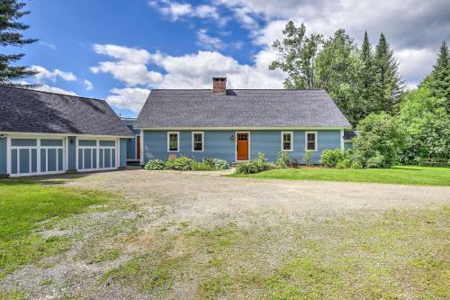 Pet-friendly House With Deck - 10 Mi To Stowe Mtn!
