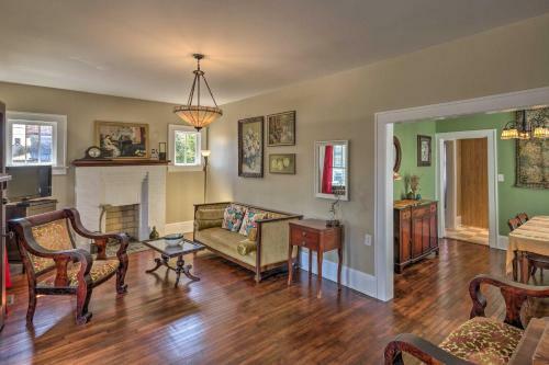 Historic Home 8 Mi To Bristol Motor Speedway