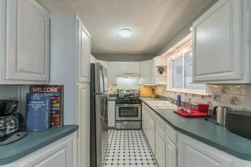 Enchanting Historic Townhouse With Game Room