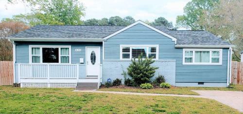Sweet Retreat Near The Beach