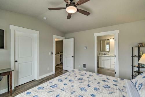 Waterfront Getaway With Private Hot Tub And Dock!
