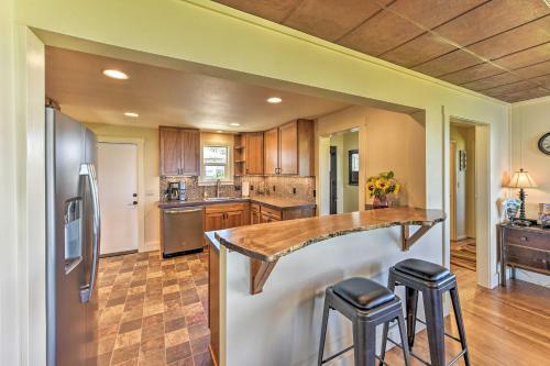 Waterfront Home 6.5 Mi To Olympic National Park