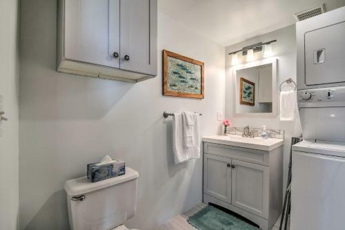 Coastal Retreat Deck, Ocean Views And Walk To Beach