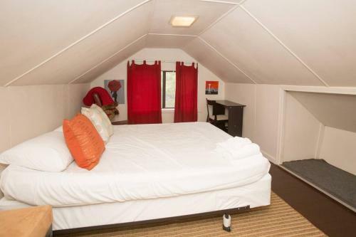 Greenlake Little Attic