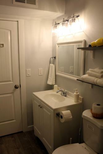 Hostal Rainier Retreat (walk To Metro)