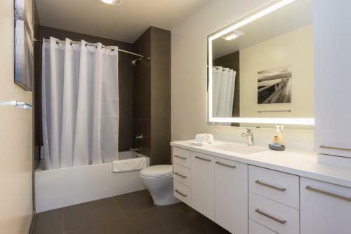 Downtown Seattle Convention Center Apartments