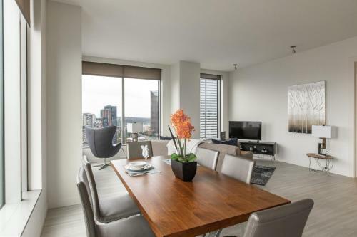 Downtown Seattle Convention Center Apartments