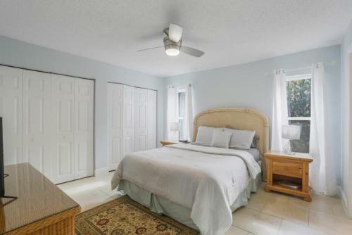 Sand Hill St. 318 Marco Island Vacation Rental