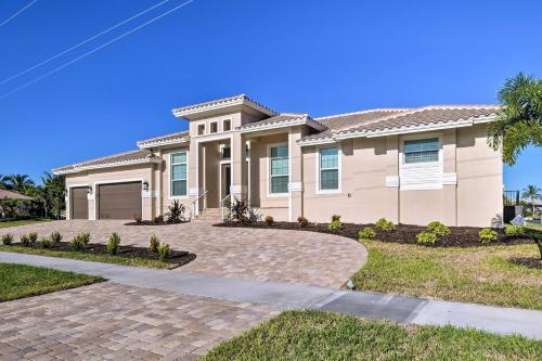 Canalfront Home - Walk 2 Blocks To Tigertail Beach