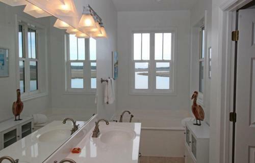 27 Quarterdeck - Three Bedroom House