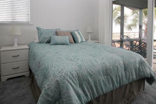474 Tarpon - Six Bedroom House