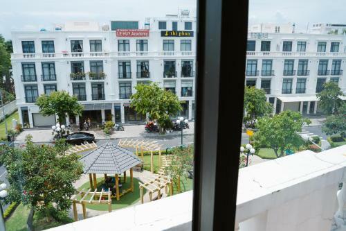 Hotel Luxhome - Vinhome Apartments