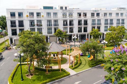 Hotel Luxhome - Vinhome Apartments
