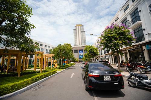 Hotel Luxhome - Vinhome Apartments