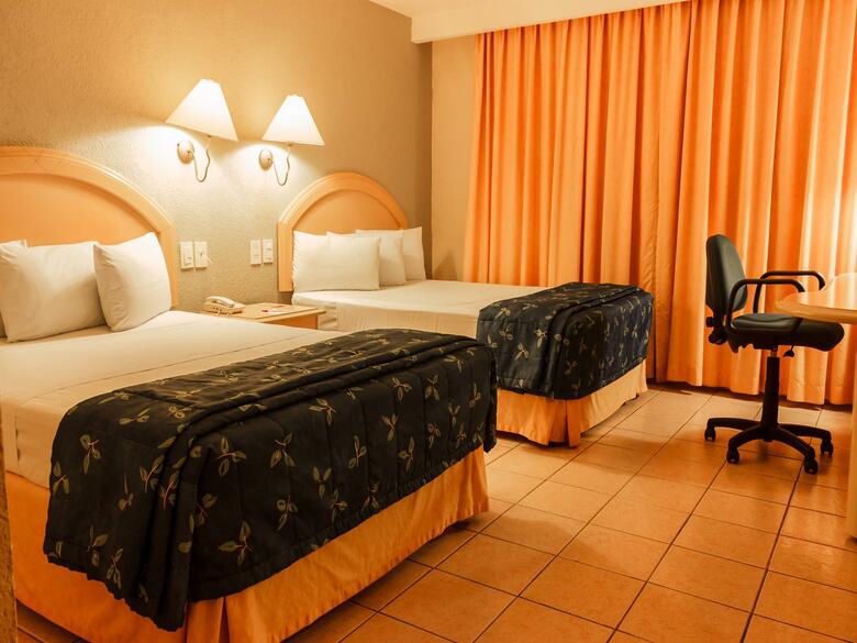 Hotel Plaza Inn Express