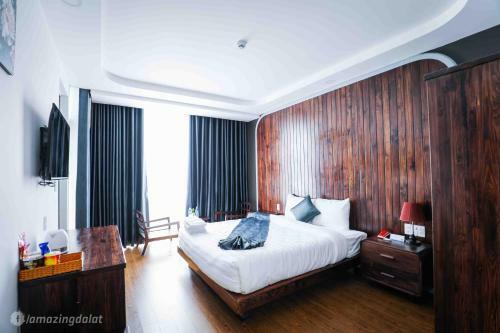 ?� L?t Mega Sky Hotel