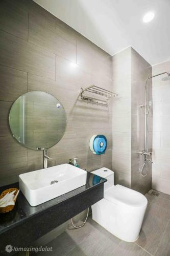 ?� L?t Mega Sky Hotel