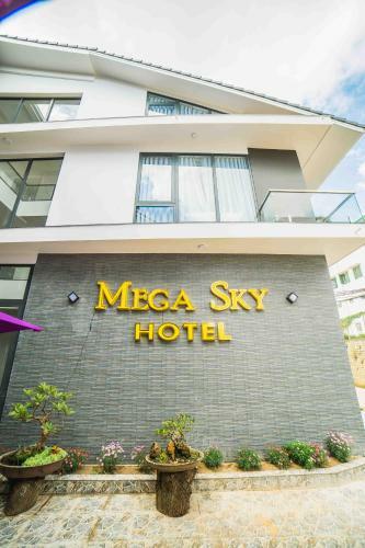 ?� L?t Mega Sky Hotel
