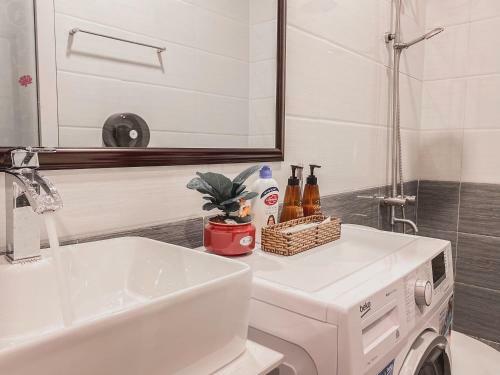 Lucky'n Lush Apartment
