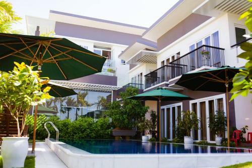 Riverside Villa Homestay