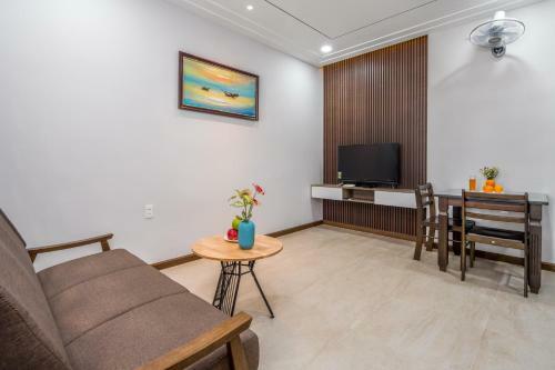 Hotel Triple Apartment Khue My Dong