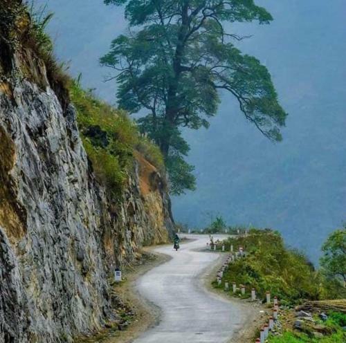Hit The Road Ha Giang Hostel And Tours