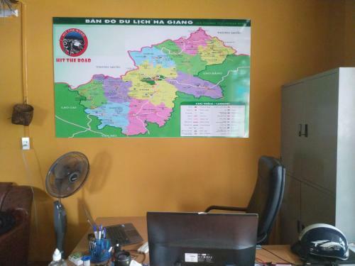 Hit The Road Ha Giang Hostel And Tours