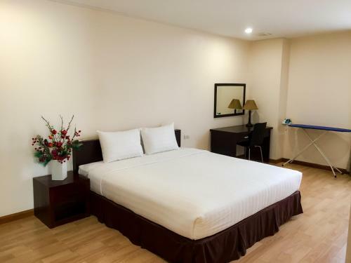 Hb Service Apartment