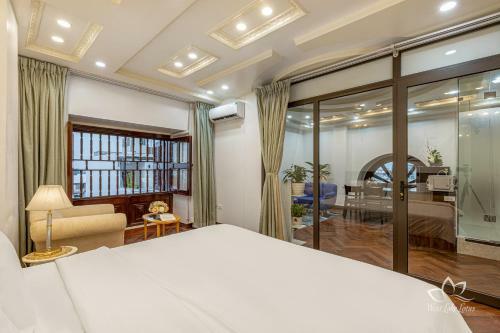 Aparthotel The Lakeside - West Lake Lotus Apartment