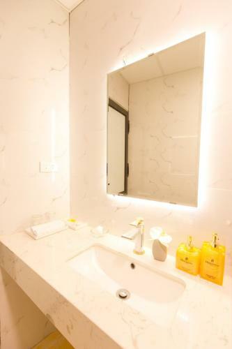 Honeymoon Hotel And Apartment