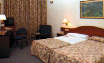 Hotel Port Valencia Azafata