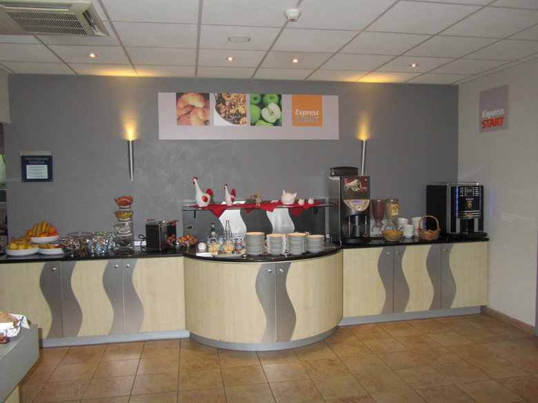 Hotel Express By Holiday Inn Grenoble - Bernin