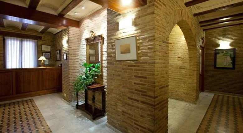 Hotel Ad Hoc Monumental