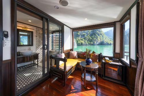 Sena Cruises - Wonder On Lan Ha Bay