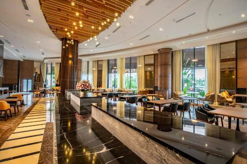 Aparthotel Ramada Hotel & Suites By Wyndham Halong Bay View