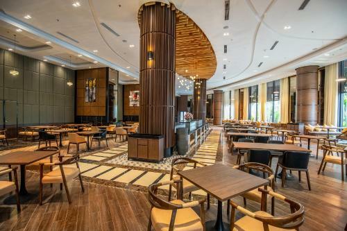 Aparthotel Ramada Hotel & Suites By Wyndham Halong Bay View