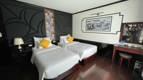 Sky Cruises Ha Long