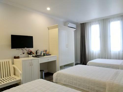 Kh�ch S?n Ng?c Lan H? Long Hotel