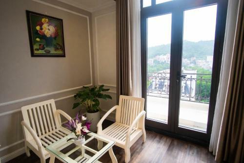 Kh�ch S?n Ng?c Lan H? Long Hotel