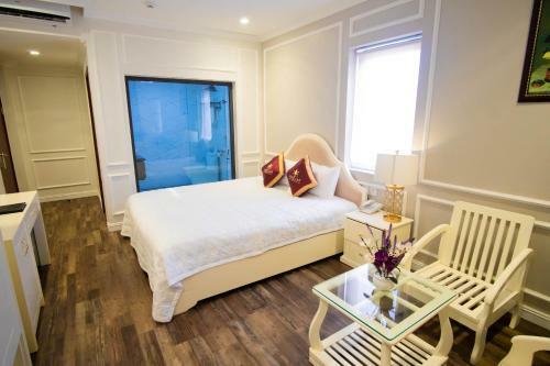 Kh�ch S?n Ng?c Lan H? Long Hotel