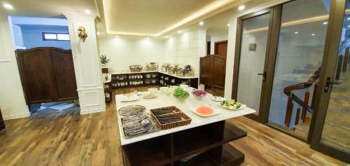 Kh�ch S?n Ng?c Lan H? Long Hotel