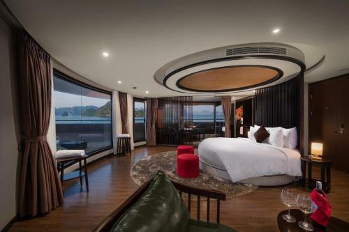 Scarlet Pearl Cruises