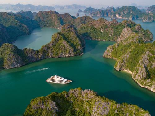 Scarlet Pearl Cruises